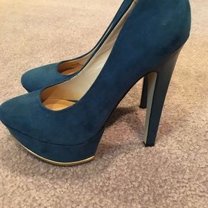 NWOT Teal blue suede platform heels